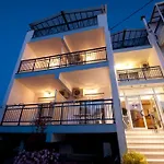 Maria - Renovating Brand New For 2026 4* ポトス