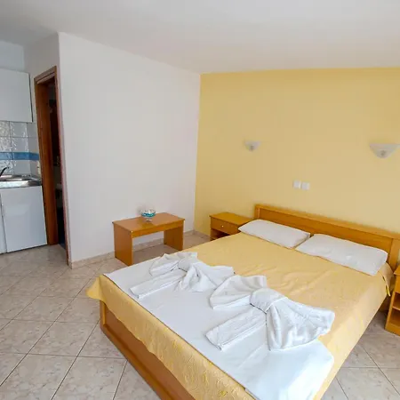 Maria - Renovating Brand New For 2026 3* 波托什