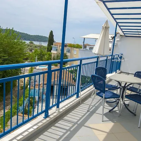 Maria - Renovating Brand New For 2026 公寓式酒店 4*