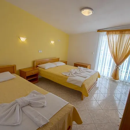 Maria Aparthotel