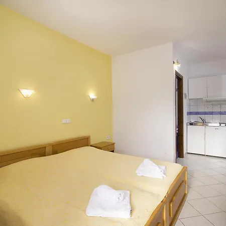 Maria - Renovating Brand New For 2026 3* 波托什