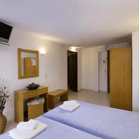 Maria - Renovating Brand New For 2026 公寓式酒店