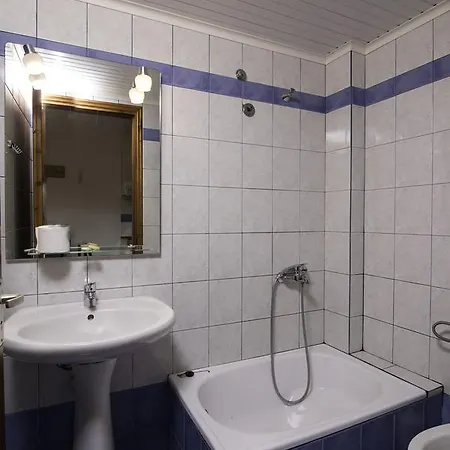 Maria - Renovating Brand New For 2026 公寓式酒店 3*