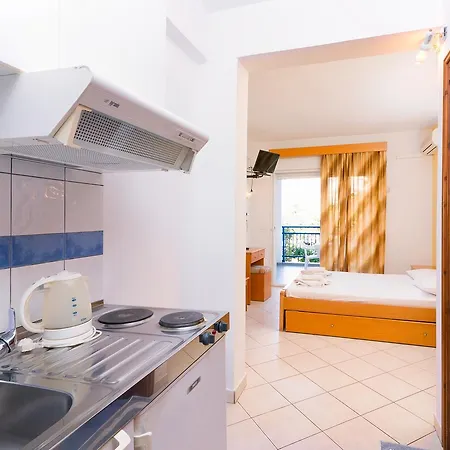 Maria - Renovating Brand New For 2026 公寓式酒店 3*