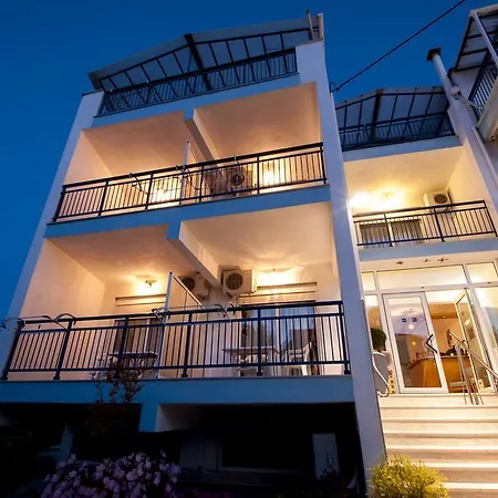 Maria - Renovating Brand New For 2026 4* Ποτός