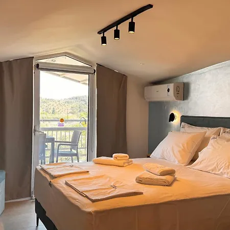 Apart-hotel Maria - Renovating Brand New For 2026 Potos