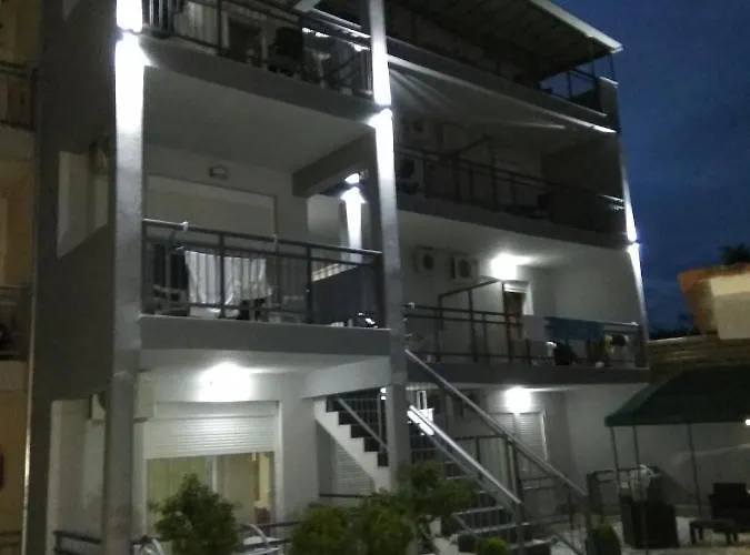 Maria - Renovating Brand New For 2026 公寓式酒店