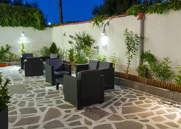 Maria - Renovating Brand New For 2026 公寓式酒店 4*