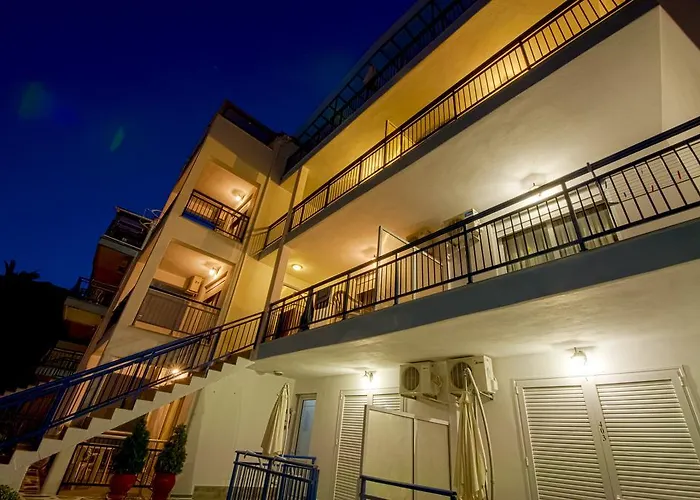 Maria - Renovating Brand New For 2026 波托什