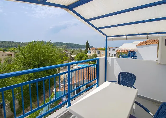 Maria - Renovating Brand New For 2026 公寓式酒店 4*