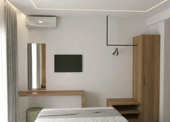 Maria - Renovating Brand New For 2026 ポトス