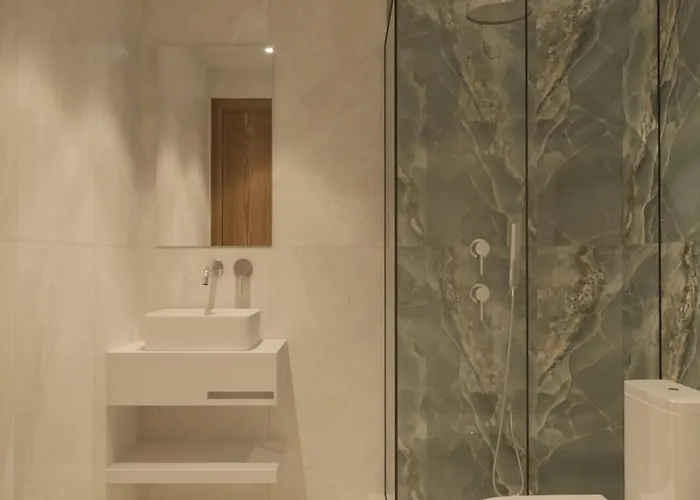 Maria - Renovating Brand New For 2026 公寓式酒店 4*